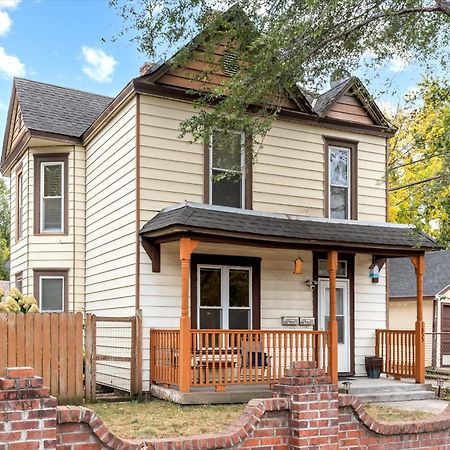 Tulip House - Quiet Home 10 Minutes From Downtown Μινεάπολη Εξωτερικό φωτογραφία