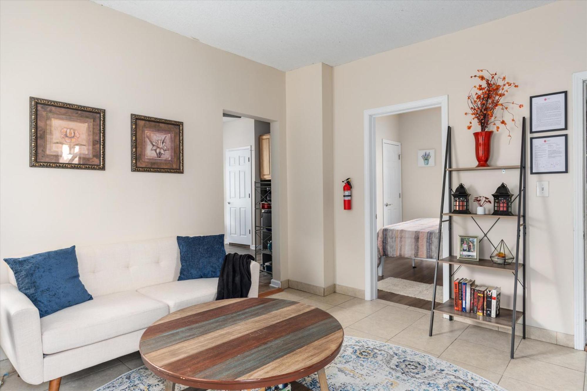 Tulip House - Quiet Home 10 Minutes From Downtown Μινεάπολη Εξωτερικό φωτογραφία